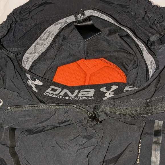 Descente Downhill Bike shorts - Picture 6 of 11